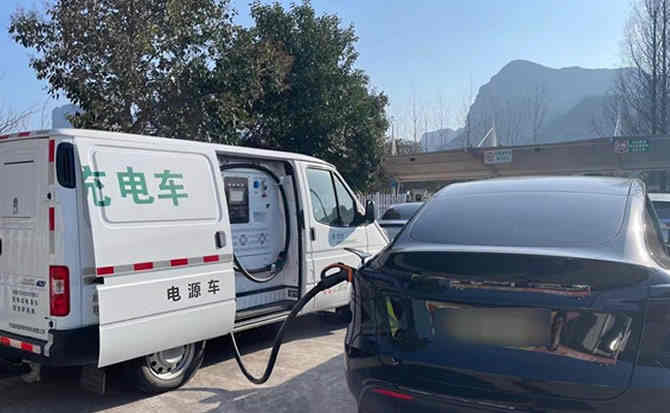 大化汽车搭电